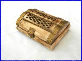 alte DOSE aus Horn (Kamelbein) & Messing - 11.5 cm