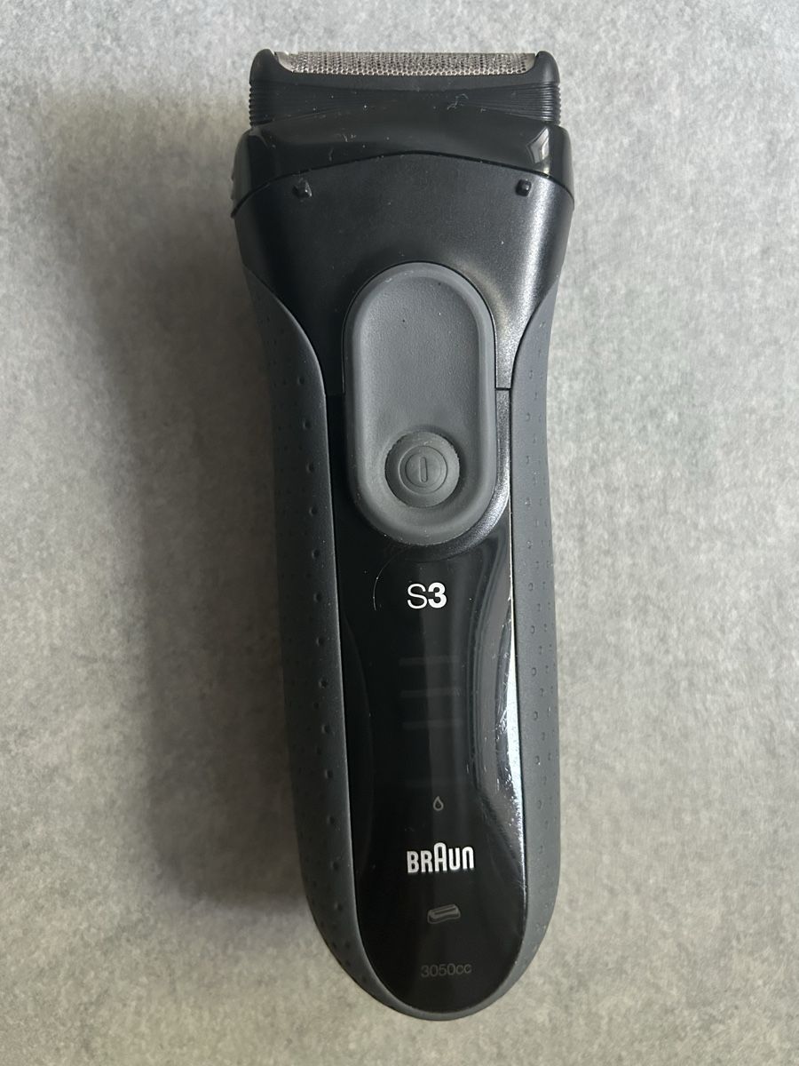 Braun Rasoi & Lamette da barba: Braun Rasierer Series 3 mit Ladekabel, gebraucht            – Usato da Wolhusen venduto da eve_m6cg 2