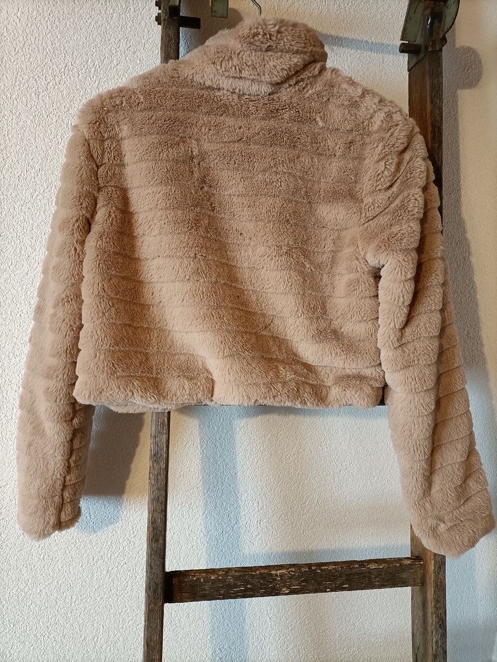 Jacken: Kuschelige Kunstfelljacke Grösse S – Gebraucht aus St. Gallen von jan_ccx7 1