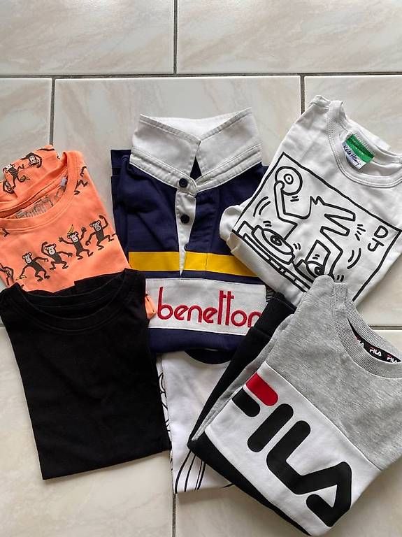 Kleiderpakete & -sets: Vend lot habit enfant – Gebraucht aus Morrens VD von gia_sfs5 2