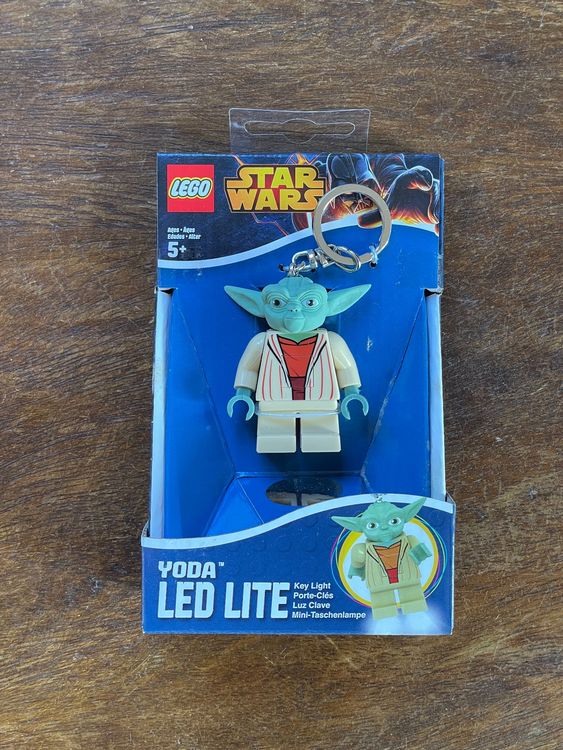 Star Wars Portachiavi: Lego Yoda Key Ring Lamp NEW – Nuovo e nell'imballaggio originale da Lausanne venduto da Cydre