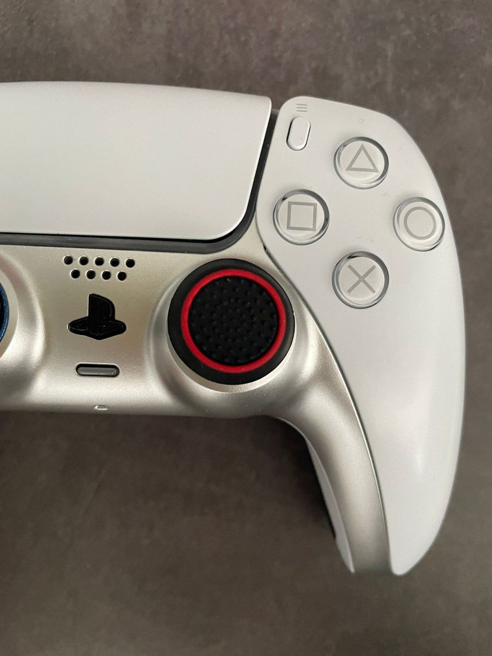 Controller: PlaySation 4&5 | XBOX Controller Grips / Noppen (B / Rot) – Neu (gemäss Beschreibung) aus Niederwil SO von BlueSonic