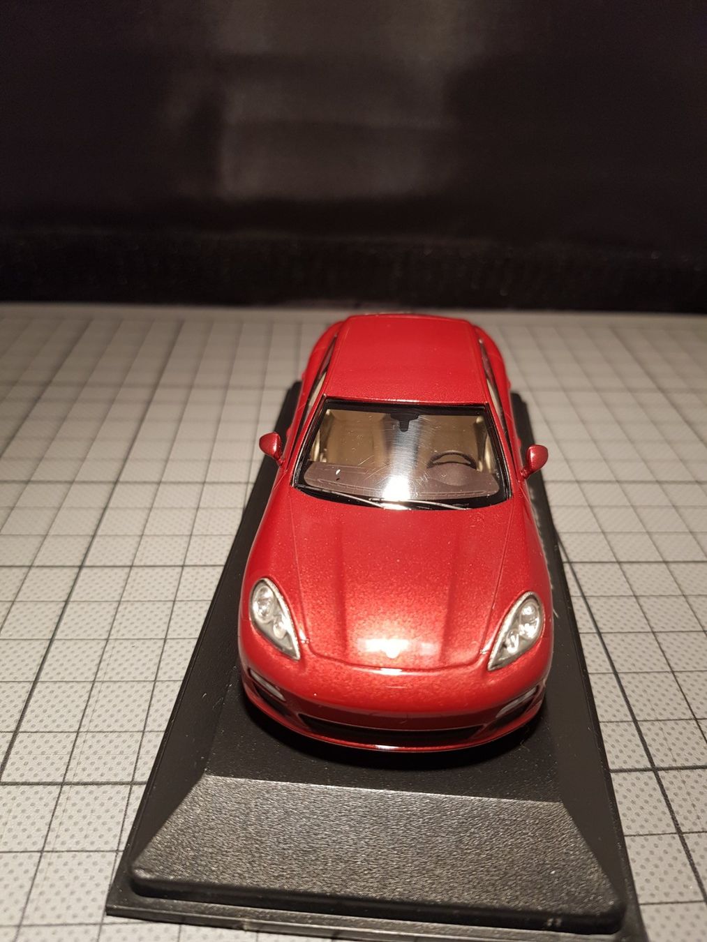 Porsche Modellini d'auto: Porsche Panamera – Nuovo e nell'imballaggio originale da Chézard-St-Martin venduto da AlPat-Collections 1