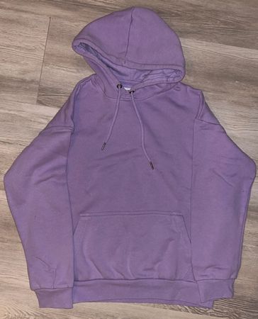 Pull à capuche lilas