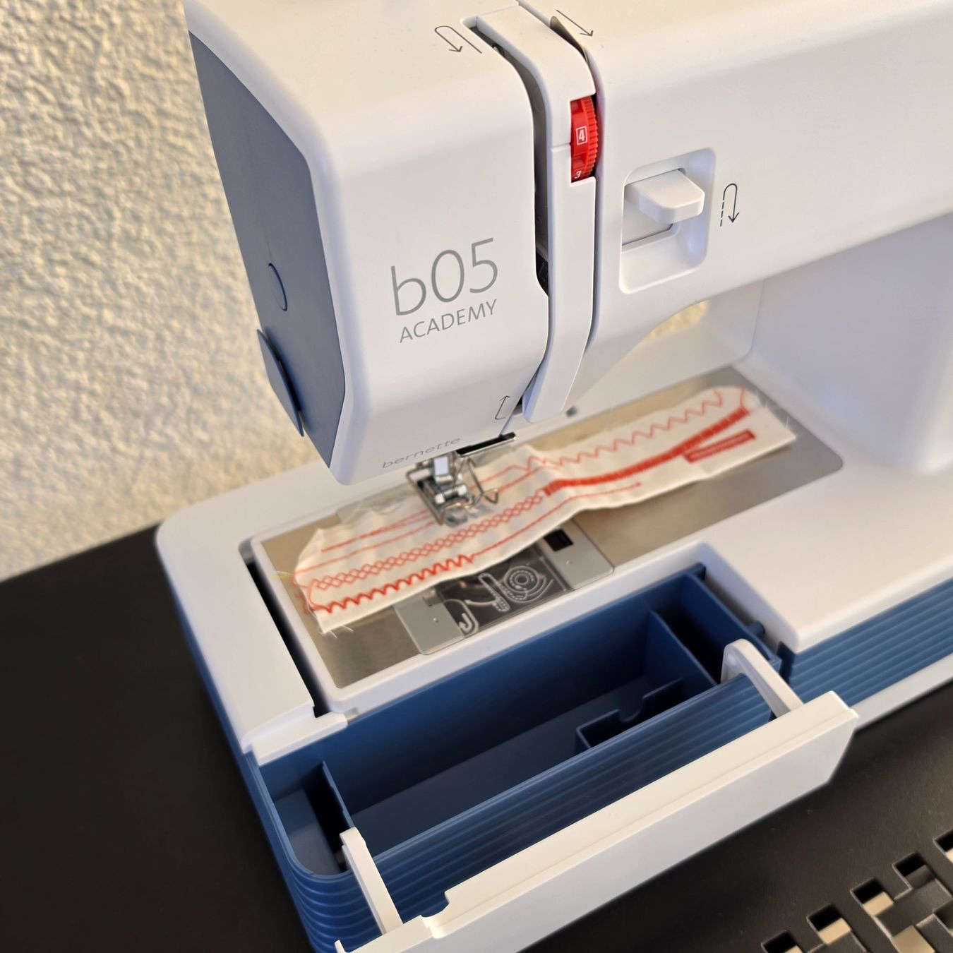Bernina Macchine da cucire: Nähmaschine Bernette b05 academy – Nuovo (secondo la descrizione) da Obergerlafingen venduto da dede-SO 2