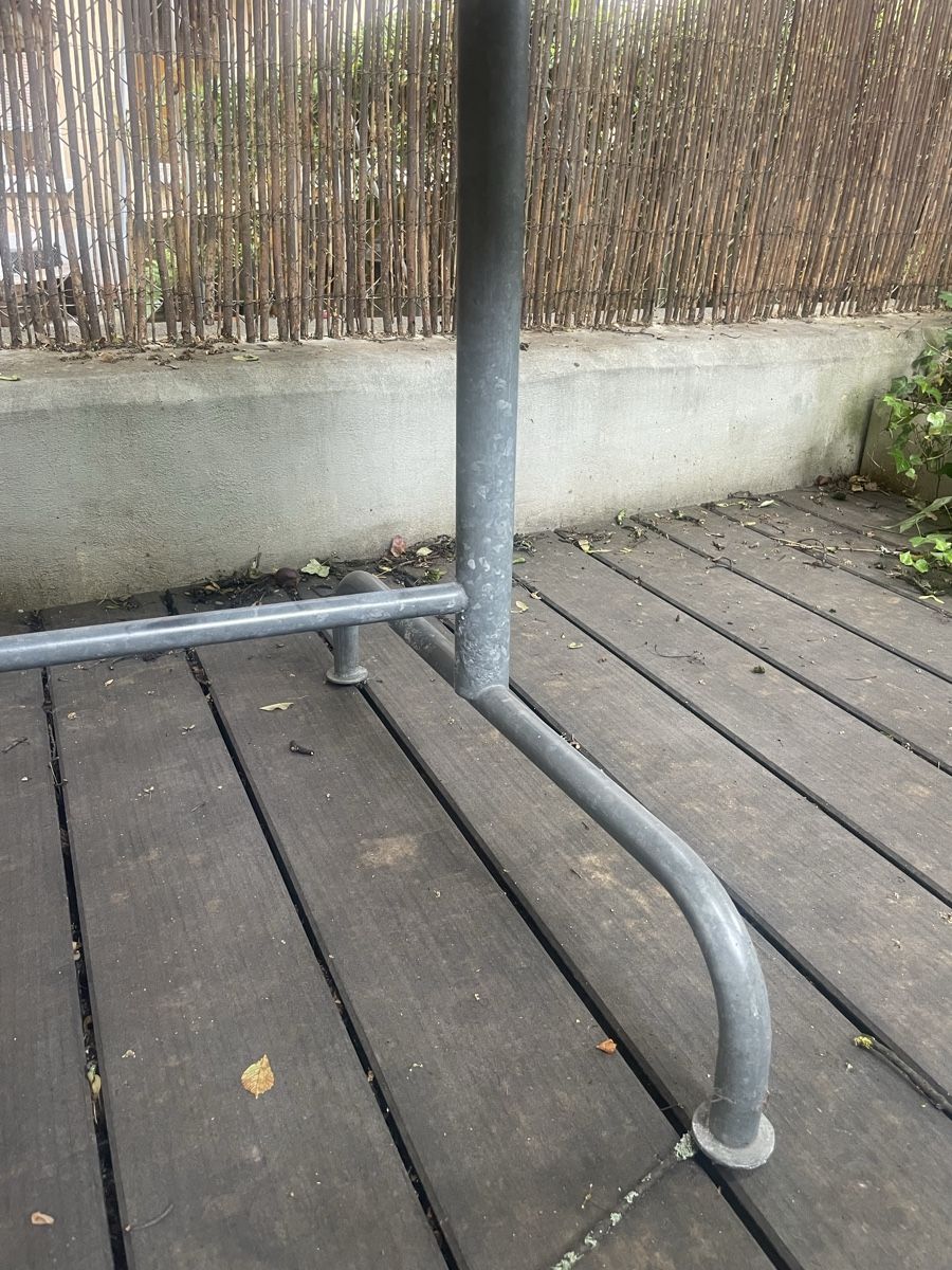 Tables: Blech-Gartentisch (möglicherweise Bigla oder Schaffner) – D'occasion à Zürich par tam_wxq2 2