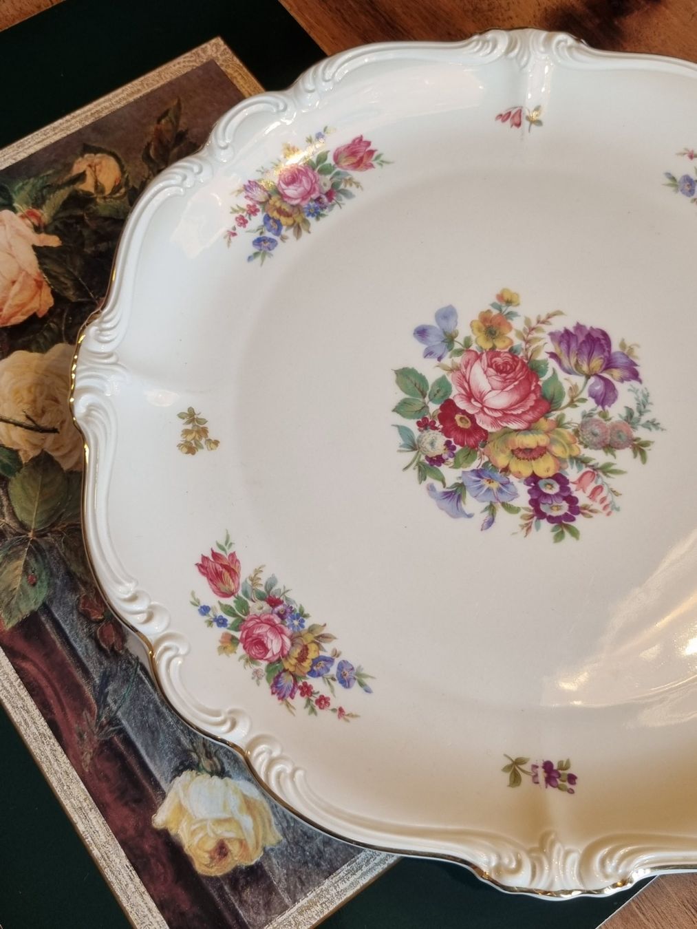 Rosenthal Piatti di portata: Rosenthal Pompadour Platte 33 cm Blumen Goldrand – Usato da Scharnachtal venduto da devin03 1