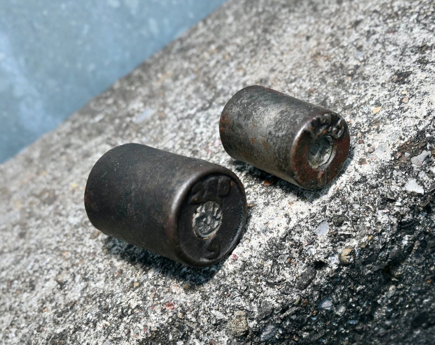 Bilance e pesi: 2 ANTIKE Gewichte 250 & 125 Gramm gemarkt 1 – Usato da Pfaffhausen venduto da mono_rec 2
