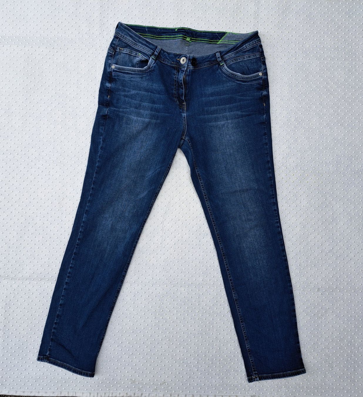 Cecil Jeans: Dunkelblaue Damen Jeans CECIL, Grösse 38/30 – Usato da Gysenstein venduto da joshuas81