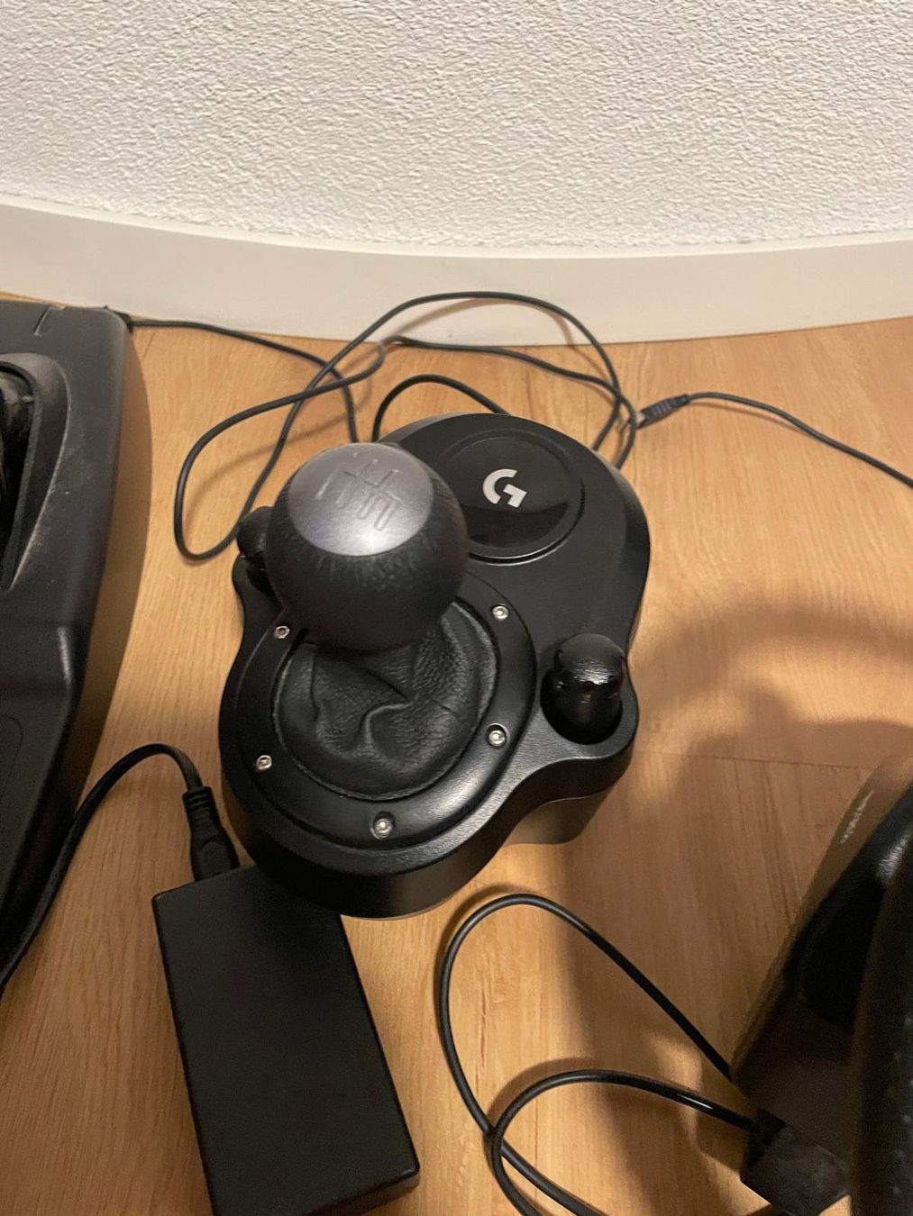 Logitech Manettes: LOGITECH G923 True Force Lenkrad, Pedale, Schalthebel – D'occasion à Ehrendingen par Bretzelchen 3