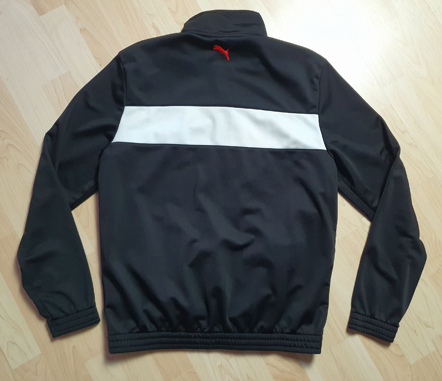 Puma Giacche: Puma Sportjacke Grösse M – Nuovo (secondo la descrizione) da St. Gallen venduto da CaliSunshine 1