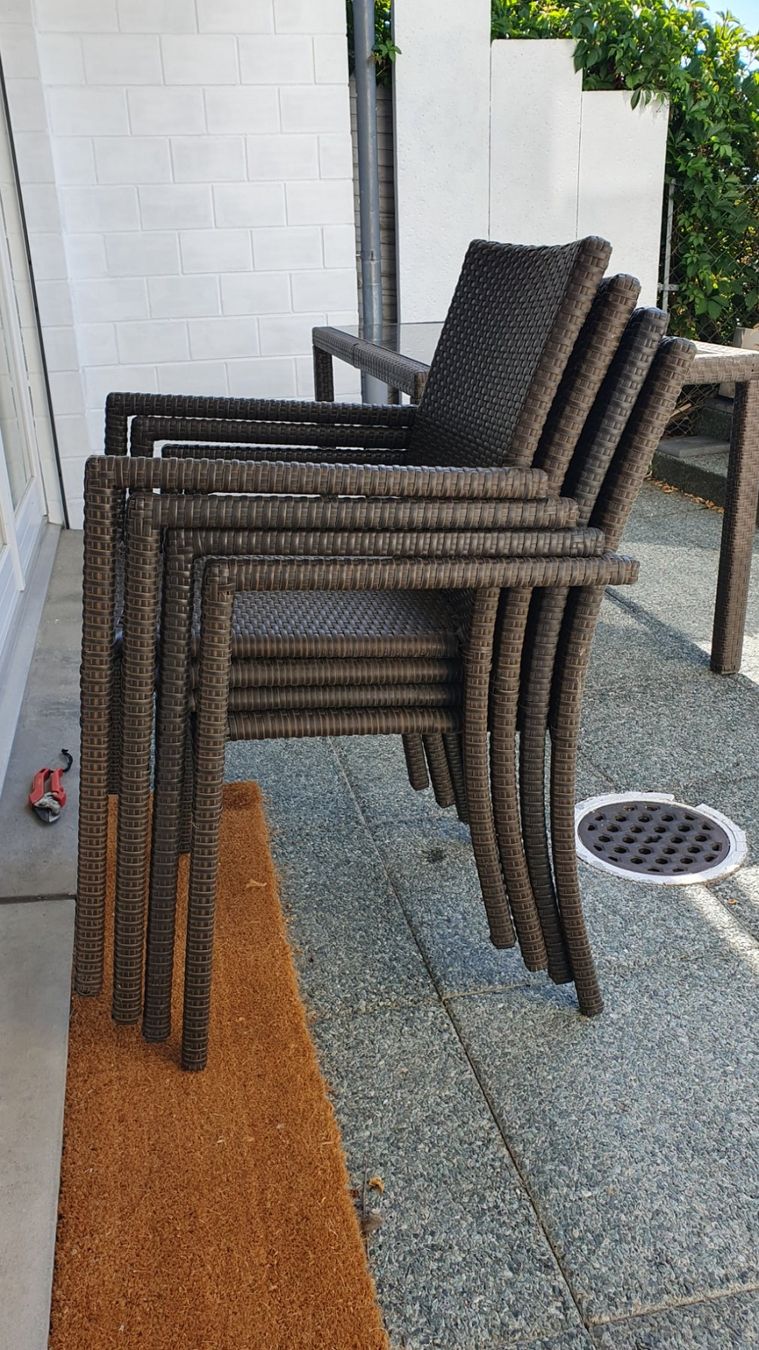 Tables: Gemütliches Gartentisch-Ensemble – D'occasion à Jona par Lucie.P 1