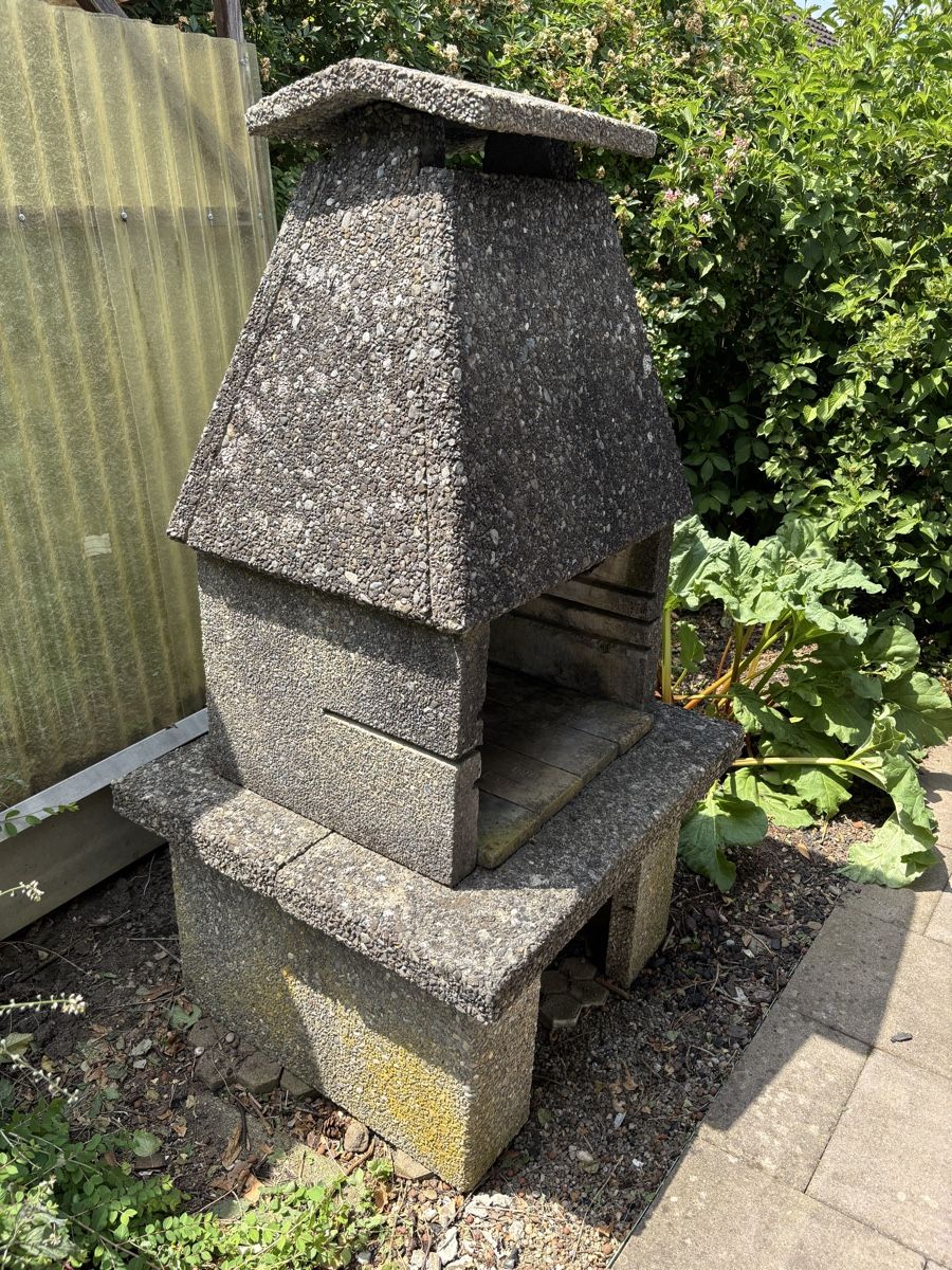 Camini: Kamin Garten Waschbeton – Usato da Rothrist venduto da Shinobi0 1
