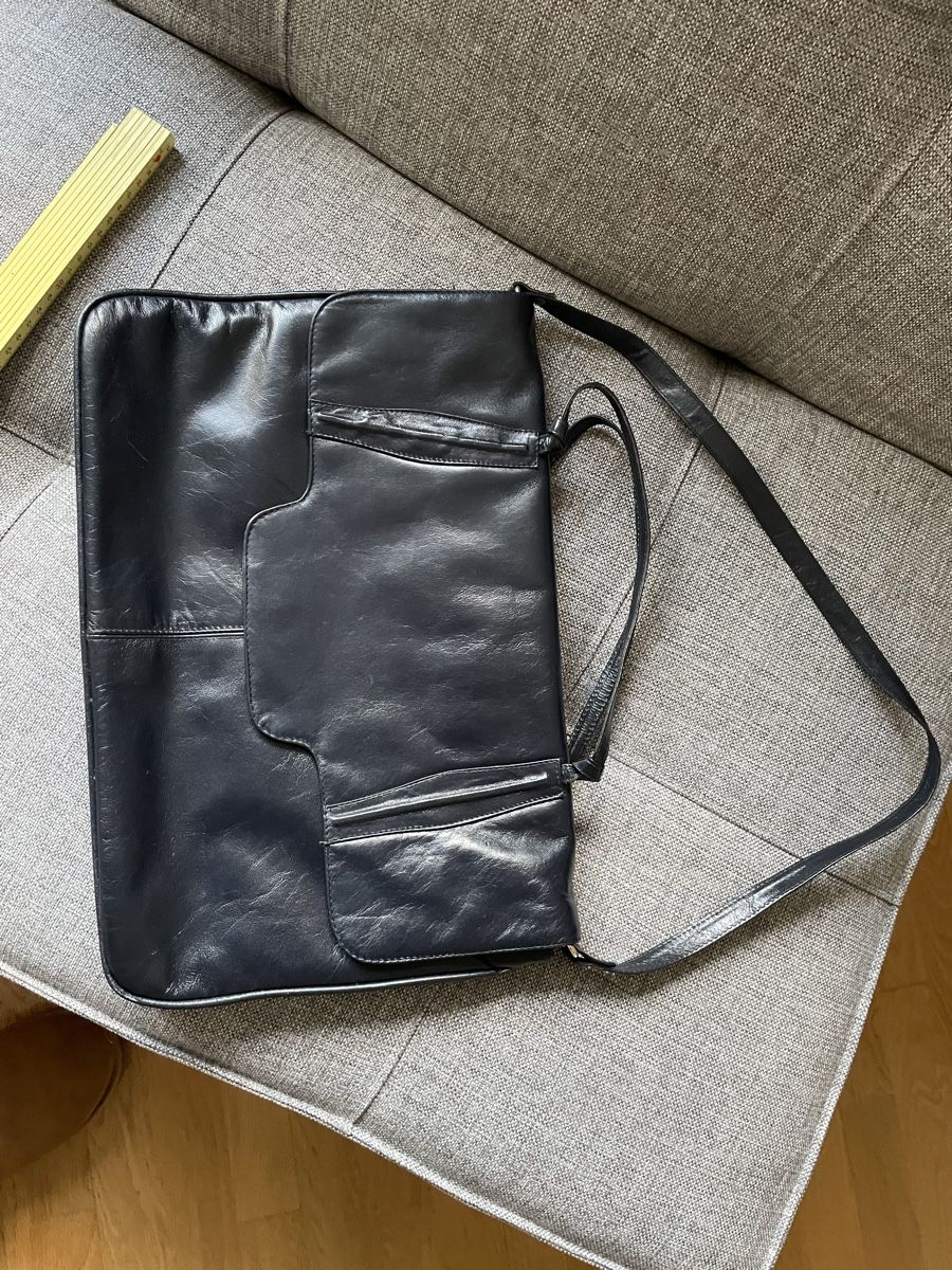 Taschen für Damen: Blue leather vintage handbag – Gebraucht aus Basel von ana_6yp9