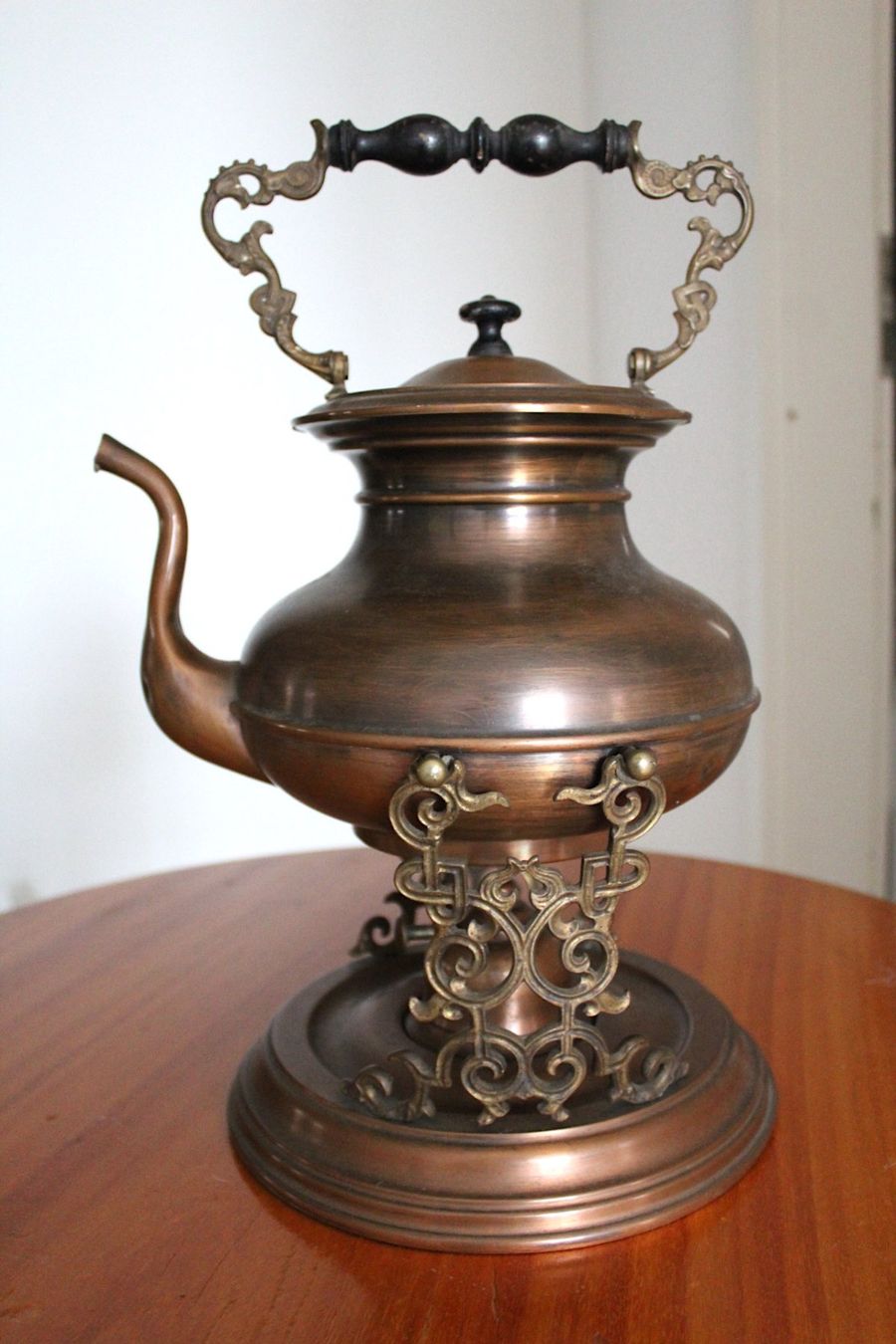 Teiere: Antiker Teekessel mit einem Stövchen =  Rechaud, Jugendstil – Usato da Locarno venduto da fripui 1