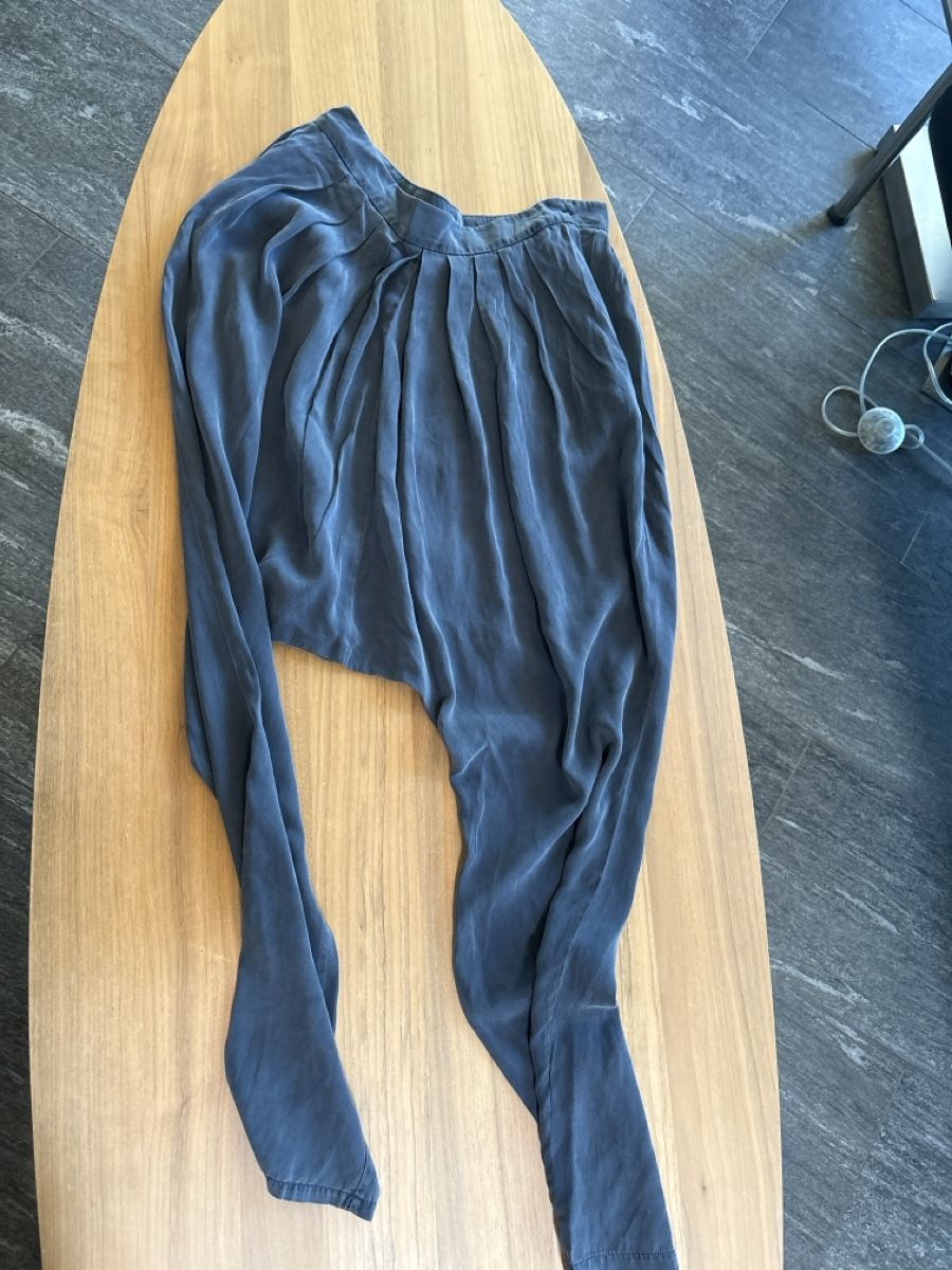 Maje Pantaloni: Pantalon en soie Maje neuf – Nuovo (secondo la descrizione) da Lausanne venduto da Soins 1
