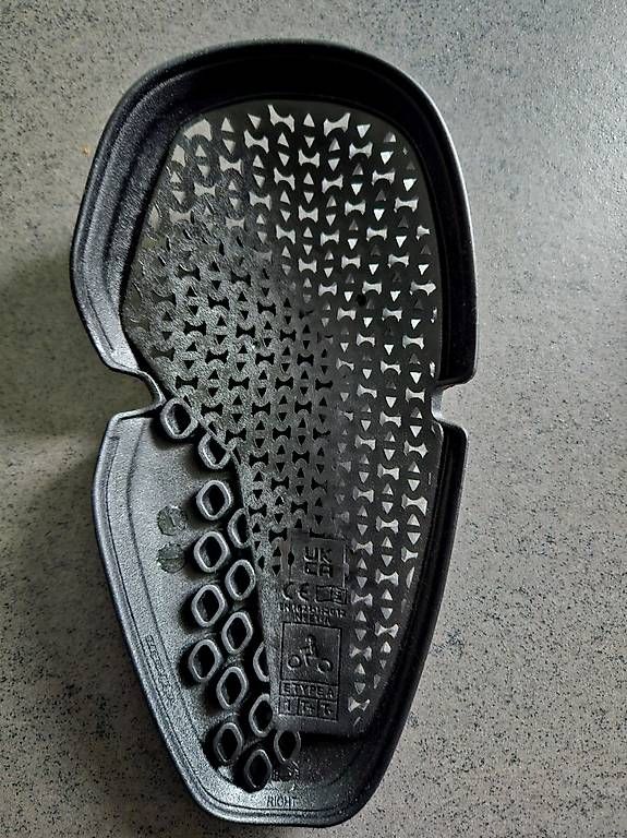 Schutz & Schoner: Ellenbogenschützer Alpinestars Nucleon Flex Pro – Gebraucht aus Zürich von muerto 1