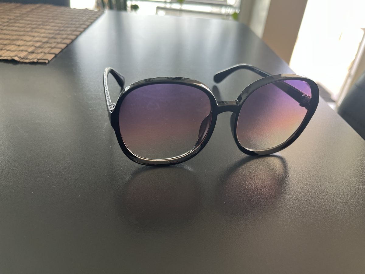 Occhiali & Lenti: Sonnenbrille Damen gross schwarz Neu – Nuovo e nell'imballaggio originale da Kradolf venduto da bstr.9105 1