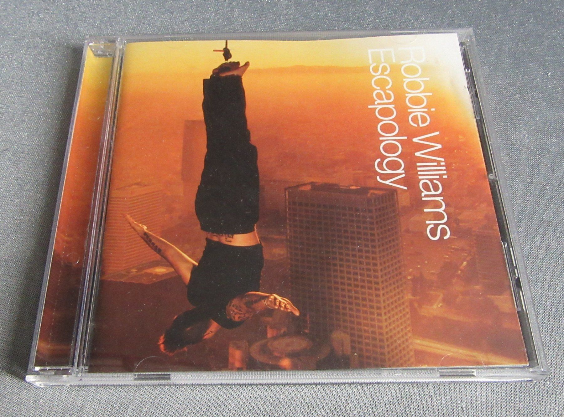 CD: Robbie Williams - Escapology -  CD ab CHF 2.00 – Usato da Auenstein venduto da Padabimbim