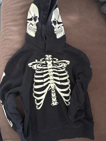 Kinder Kapuzenpullover Skelett Motiv schwarz Grösse 128