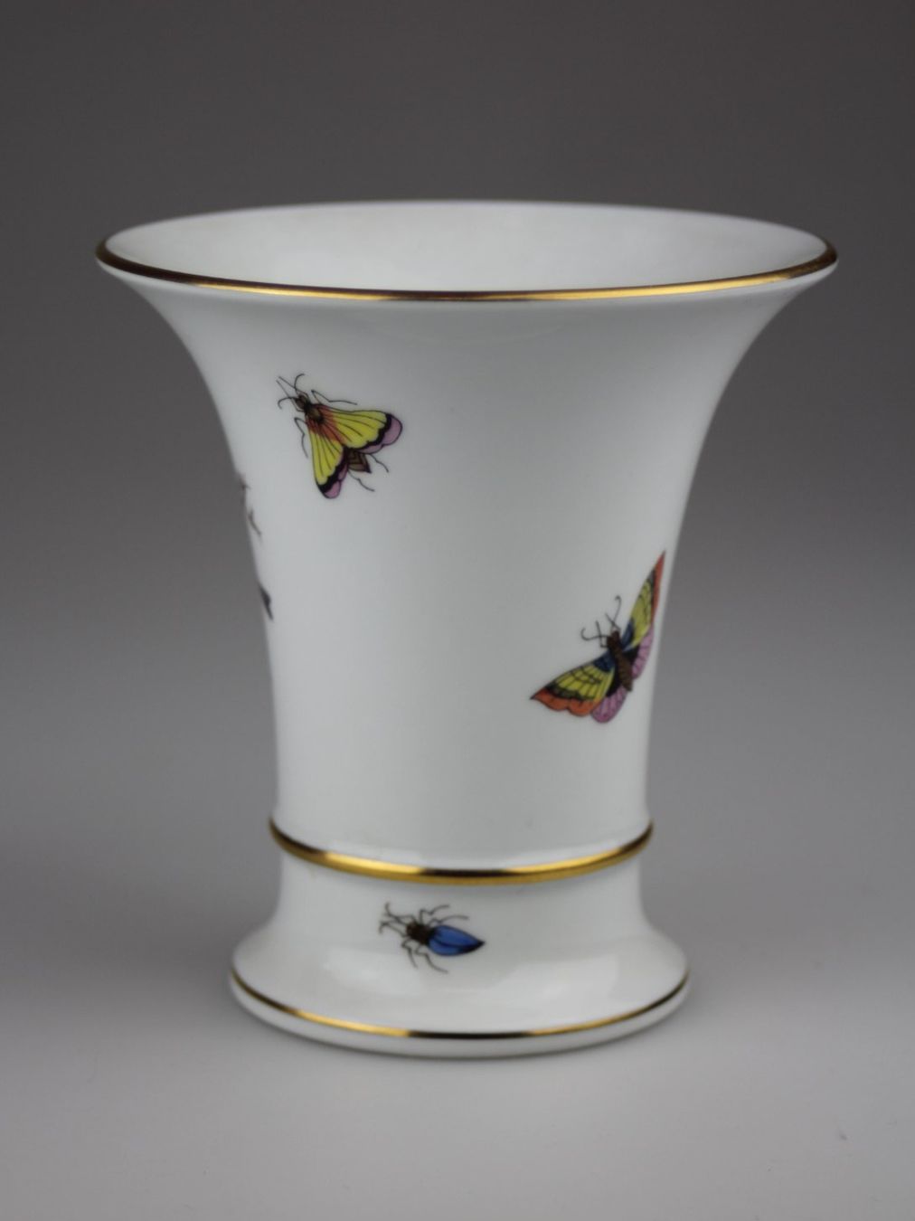Herend Vasi & Recipienti: Kleiner Herend Vase Rothschild Bird – Usato da Basel venduto da IRMAundFRED 1