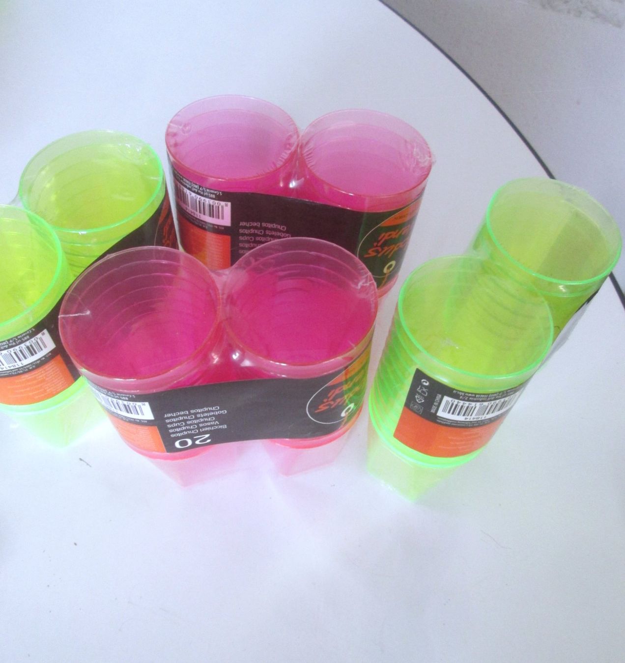 Verres: 80 neue Plastikweingläser – D'occasion à Sementina par babucia 1
