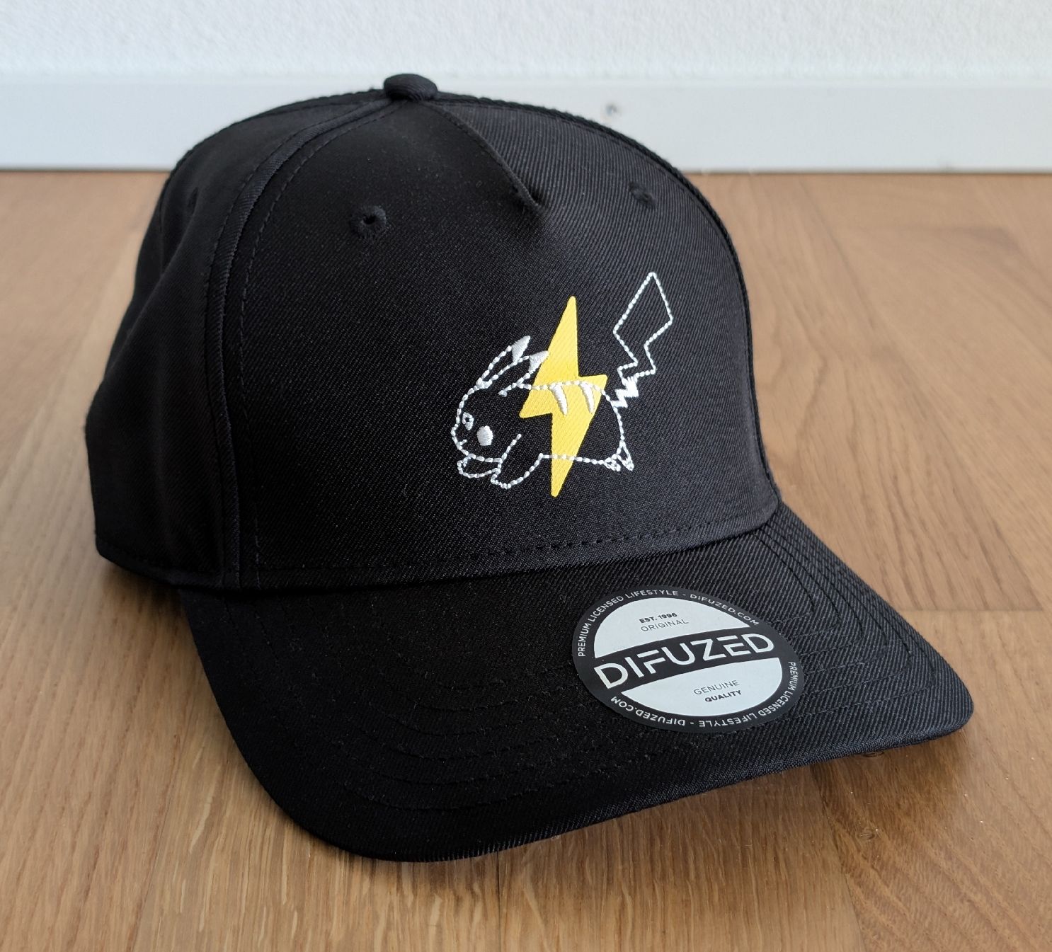 Chapeaux, bonnets & casquettes: Kappe Schwarz Pikachu Design – Neuf (Voir description) à Benken ZH par emaerceo 1