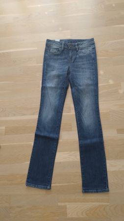 Neuwertige Benetton Jeans