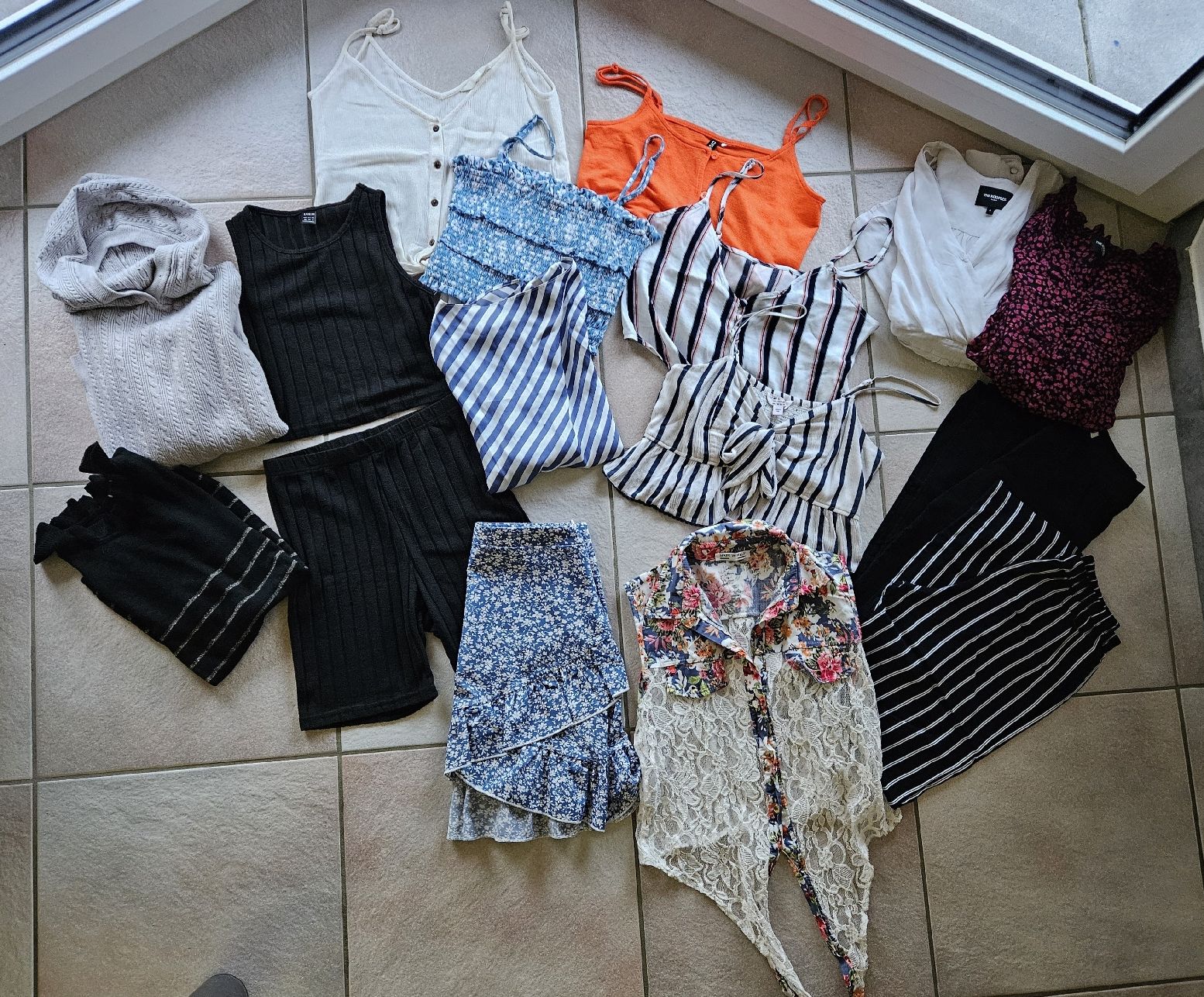 Lotti di vestiti: Lot taille XS – Usato da Vétroz venduto da sas_yln5 1