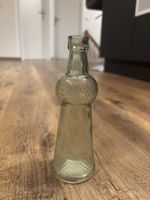 Vintage Glasflasche - Dekorative Vase für den Frühling!