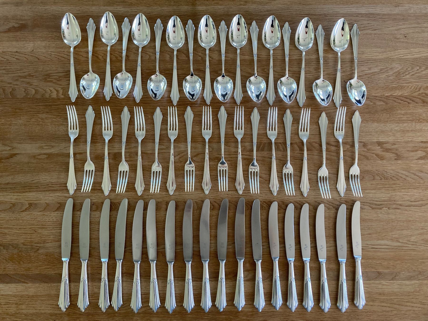 WMF Set di posate: WMF Fächer 90er Silberbesteck 216 Teile mit 2 Schubladen – Usato da Solothurn venduto da ehe_8spw
