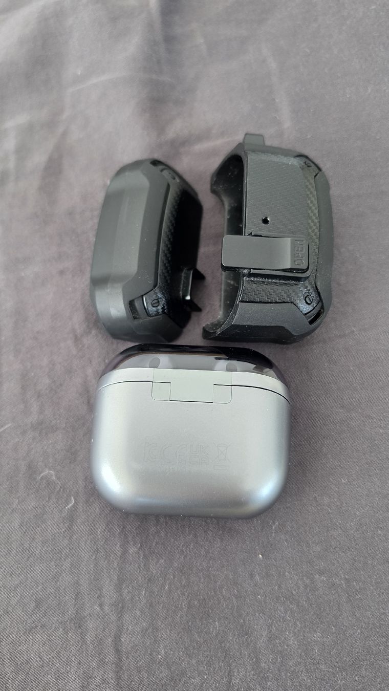 Samsung Kopfhörer: Samsung Galaxy Buds 3 Pro with Case and protector case – Gebraucht aus Bassersdorf von LiveLove 6