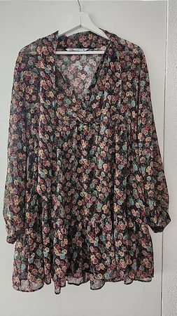 Zara Blumen-Kleid