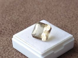 Csarite Diaspore Farbwechsel