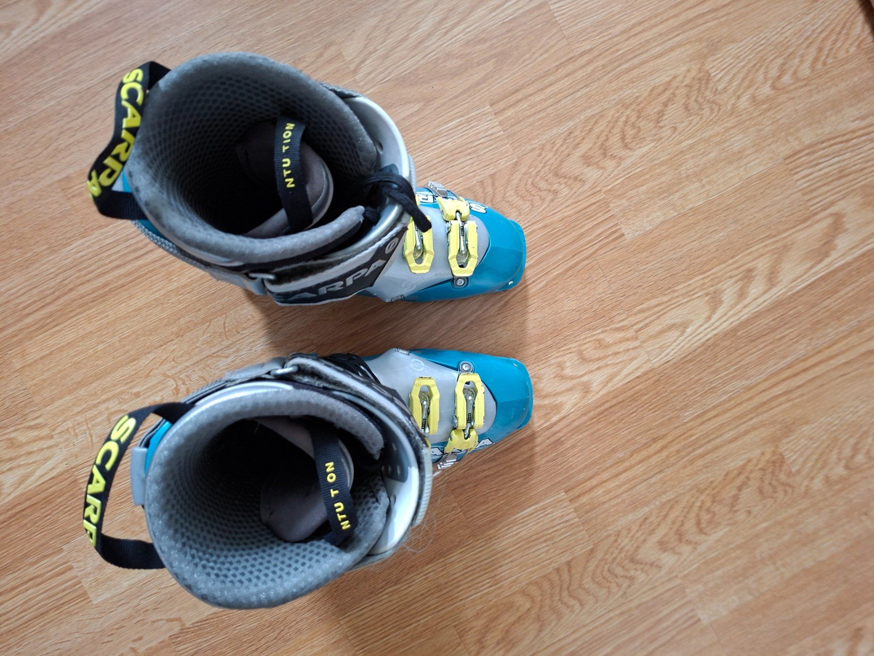 Scarpa Scarpe da donna: Skitourenschuhe Scarpa Gea – Usato da Zürich venduto da aline.bauer