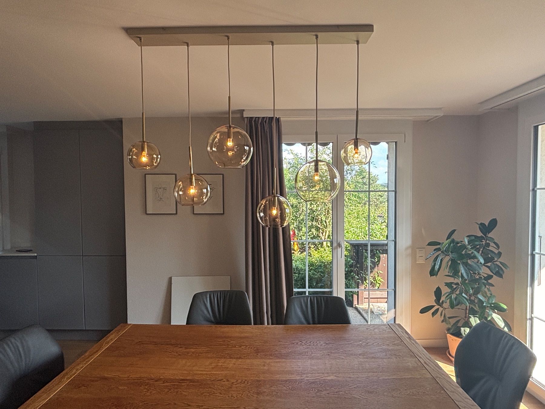 Westwing Lampen: Pendelleuchte mit 6 Glaskugeln – Neu (gemäss Beschreibung) aus Lyss von eas_l52x 2