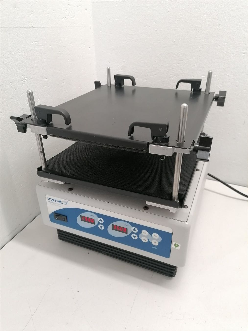 Accessori da laboratorio: VWR DMS-2500 Shaker – Usato da Niederdorf venduto da LeptonAG_Labor