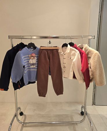 Kleiderpaket "Mädchen 122/128" Guess, Tommy Hilfiger  Only..