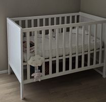Kinderbett, weiss, gut erhalten, inklusive Matratze