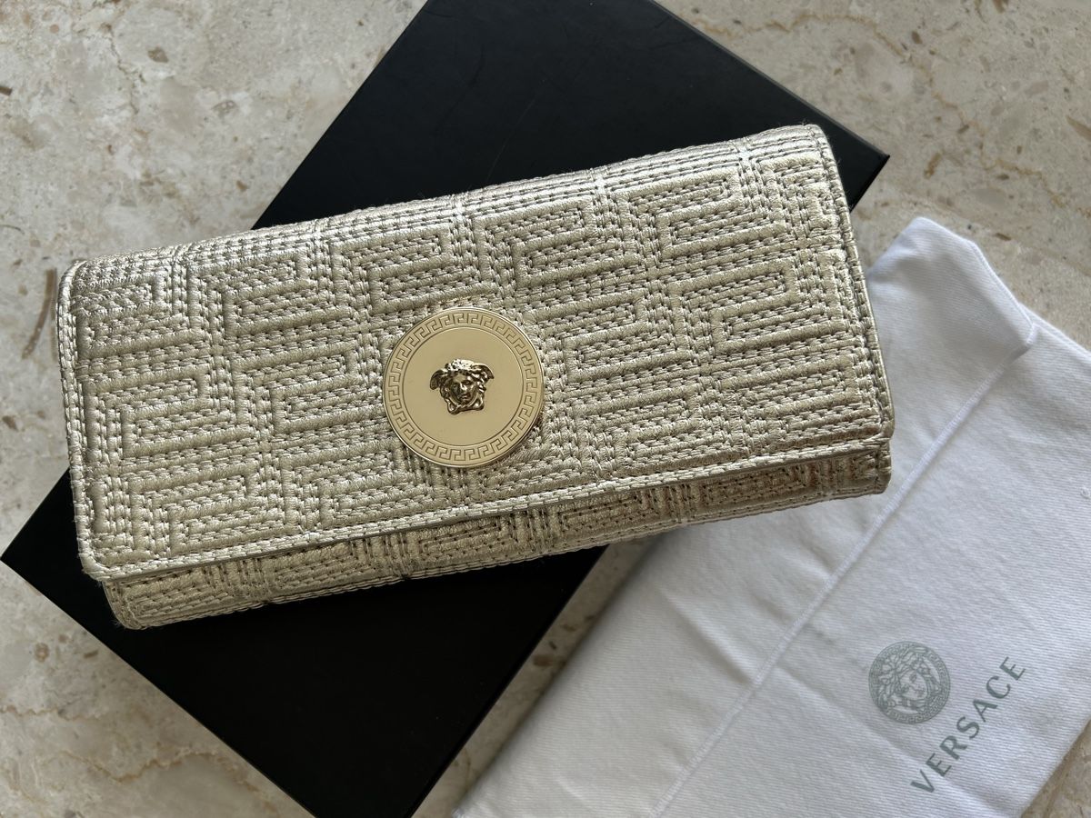Versace Portamonete: Portafoglio VERSACE – Nuovo (secondo la descrizione) da Locarno venduto da Matic04