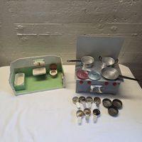 Sigg Spielzeugherd und Badezimmer Set Metall antik..
