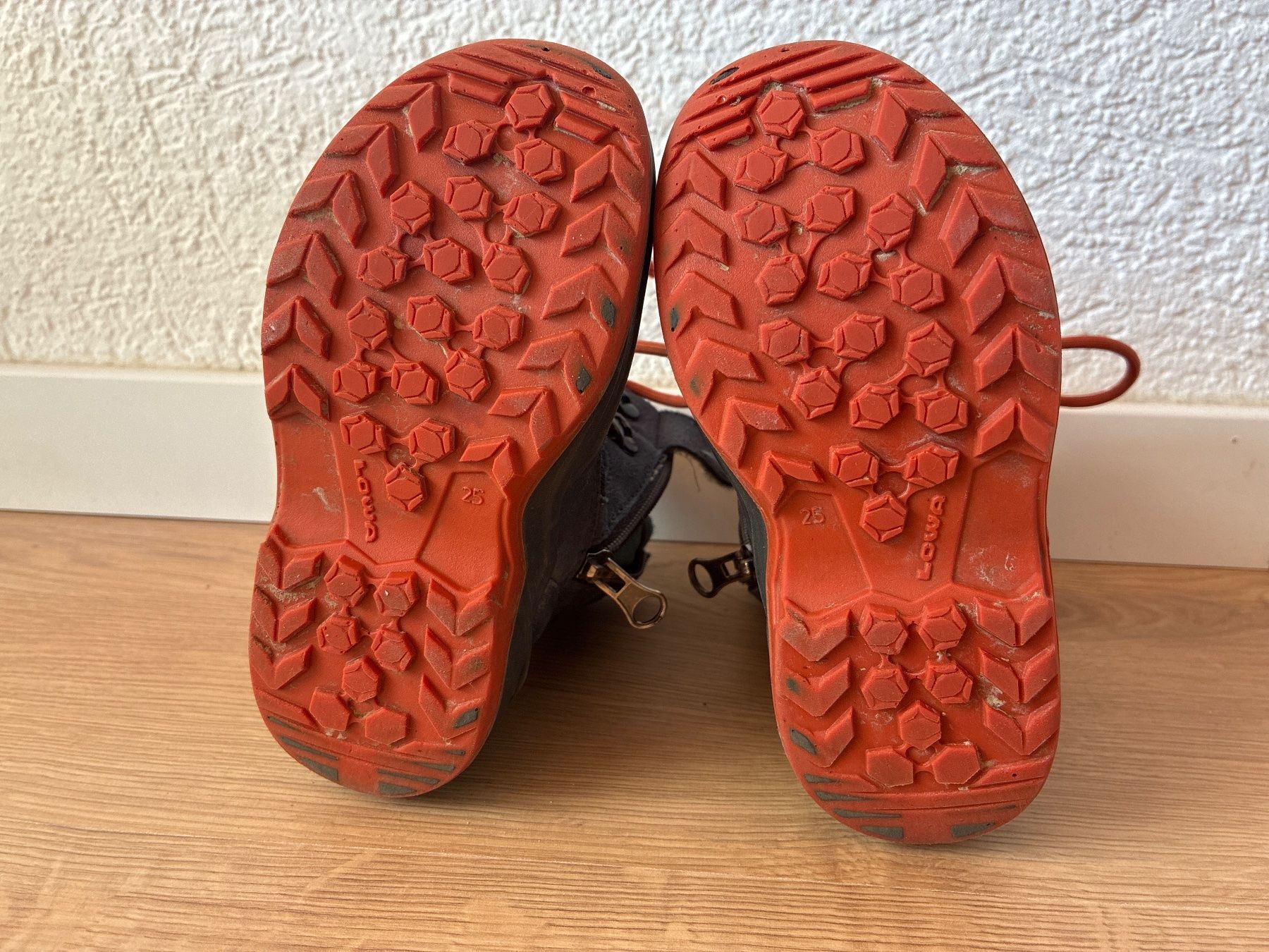 Lowa Scarpe per ragazzi: Winterschuh Lowa Grösse 25 – Usato da Eggenwil venduto da mic_b5l2 4