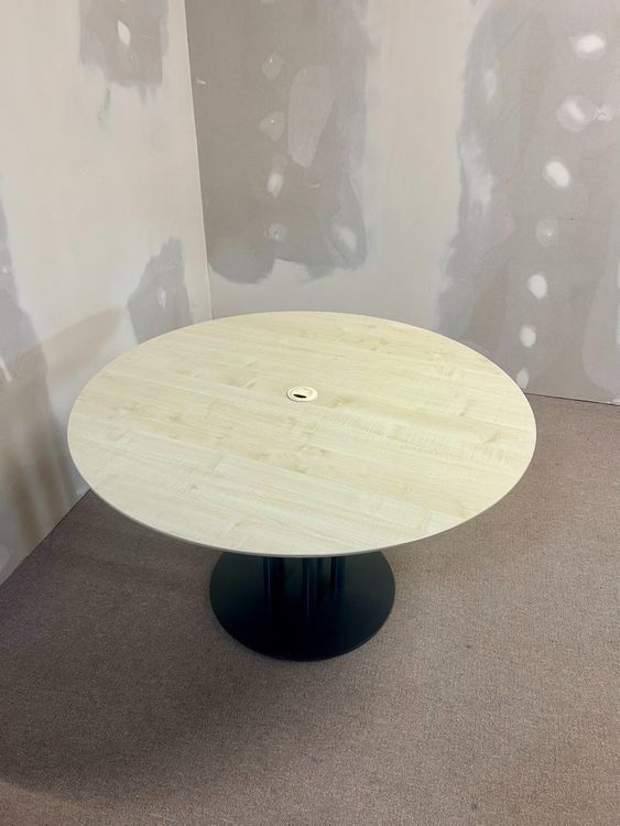 Tavoli: Grosser runder Tisch / Bürotisch – Usato da Rickenbach ZH venduto da Insider-Boerse 4
