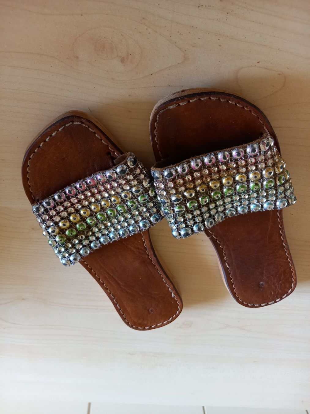 Scarpe per ragazze: Mädchen Sandalen, braunes Leder, Strass , Grösse 32 – Usato da Möhlin venduto da dom_96nf