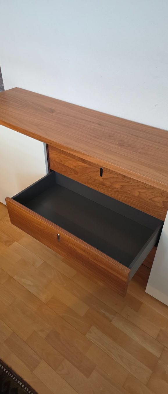 Cassettiere: Sideboard Nussbaum mit Schiebetüren – Usato da Niederteufen venduto da Christian913 3