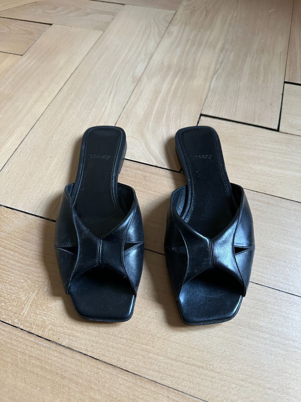 Damenschuhe: THEORY - Leder Sandale schwarz 38 – Gebraucht aus Zürich von Diazaio 1
