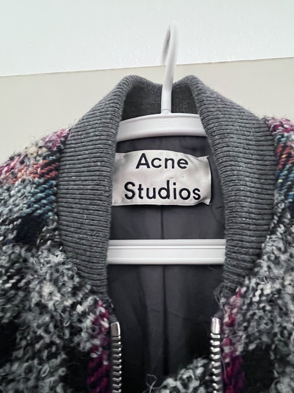 Acne Studios Giacche: ACNE STUDIOS Bomberjacke kariert Grau Rot Blau Grösse M – Usato da Schlieren venduto da Lombi13 1