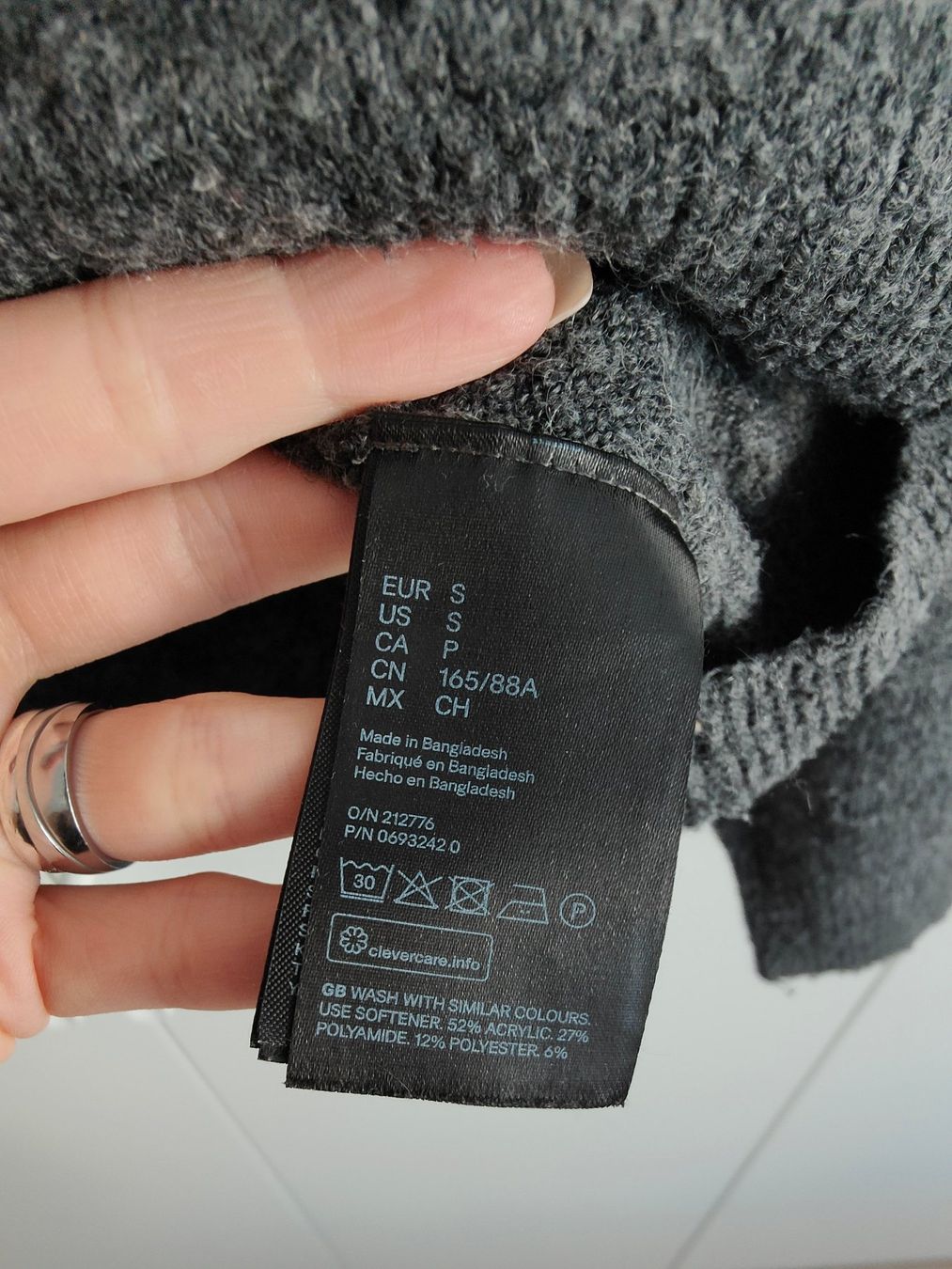Maglioni & Felpe: Pullover - Grösse S – Usato da Rickenbach b. Wil venduto da Beautiful.Things 4