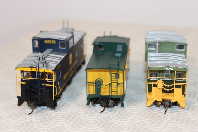 Modelleisenbahnen: 3 US Caboose ( 540) – Gebraucht aus Kerzers von Winu64 7