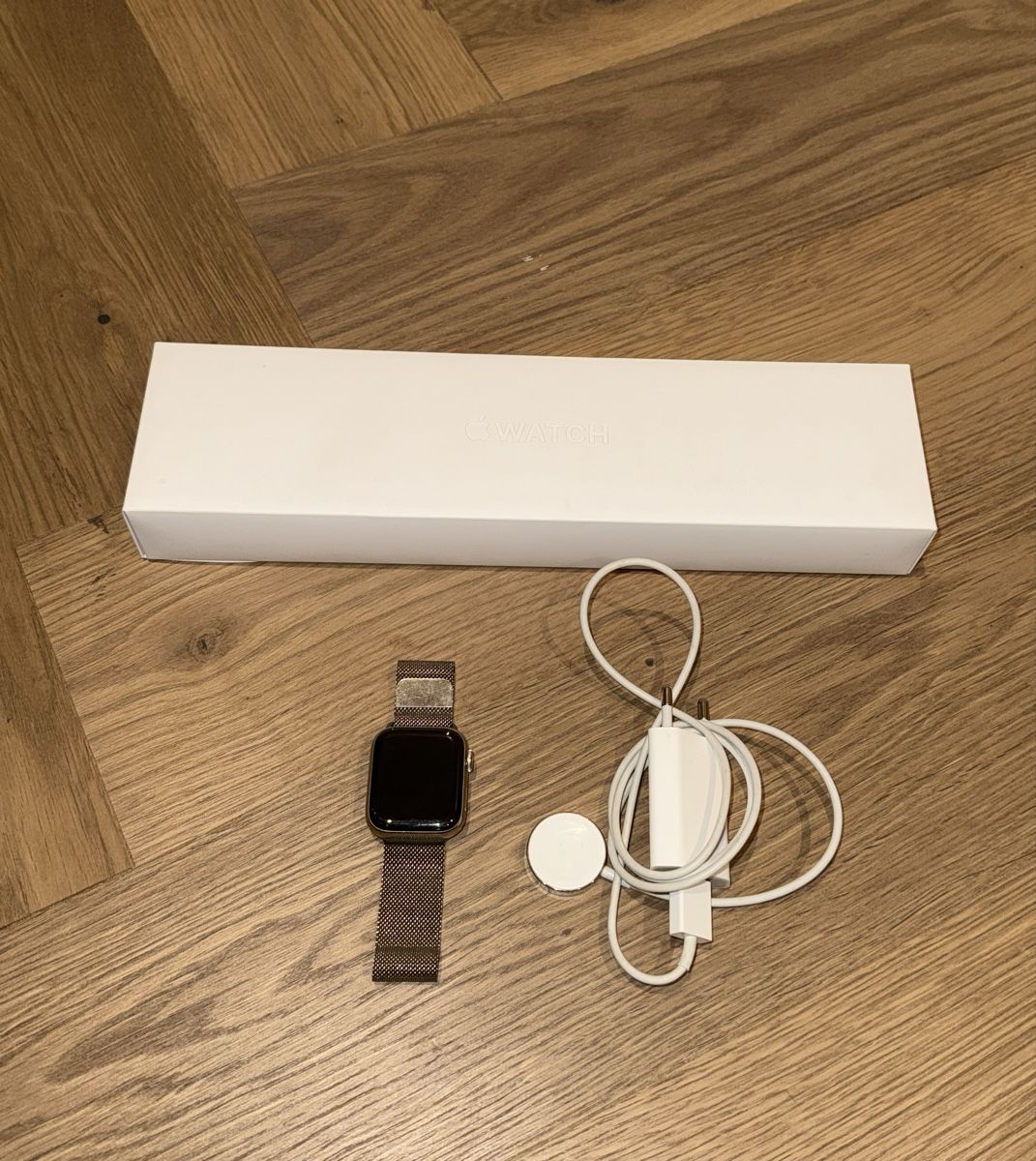 Apple Smartwatch: Apple Watch Series 6 Gold, 40mm – Usato da Thun venduto da sabcar